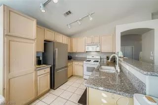 Photo #4: 2766126 Listing 