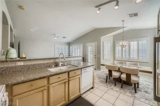 Photo #6: 2766126 Listing 