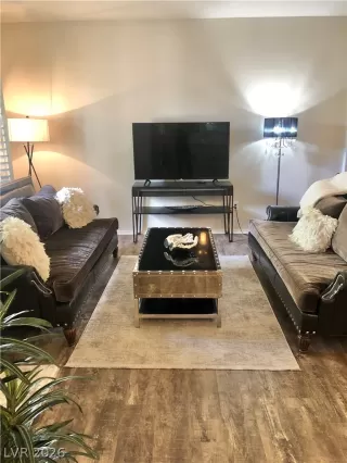 Photo #2: 2766152 Listing 