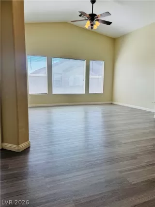 Photo #4: 2766189 Listing