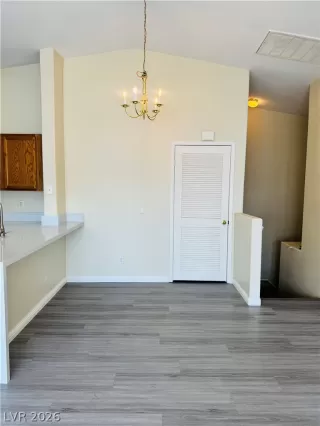 Photo #6: 2766189 Listing