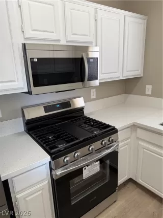 Photo #3: 2766211 Listing