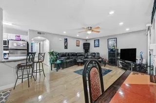 Photo #4: 2766289 Listing 