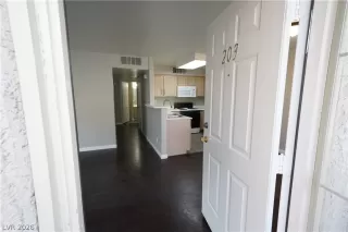 Photo #5: 2766326 Listing