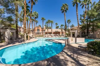 Photo #5: 2766330 Listing 