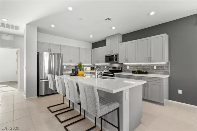 MLS: 2766334 Condo For Sale