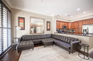 Photo #2: 2766378 Listing