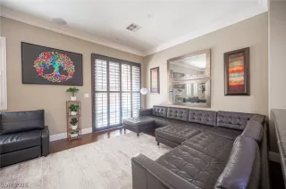 Photo #3: 2766378 Listing