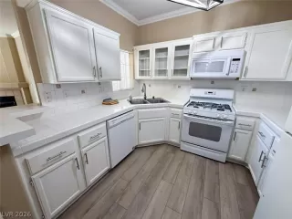 Photo #5: 2766401 Listing