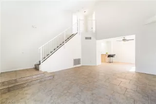 Photo #5: 2766420 Listing