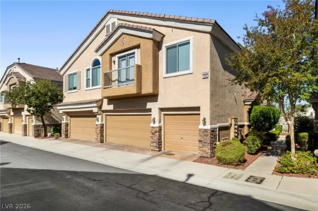 MLS: 2766423 Condo For Sale