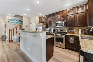 Photo #3: 2766480 Listing 