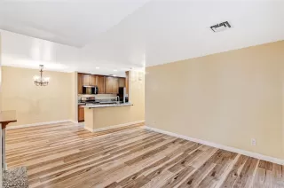 Photo #2: 2766486 Listing 