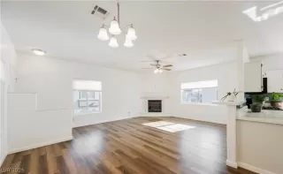 Photo #5: 2766632 Listing 