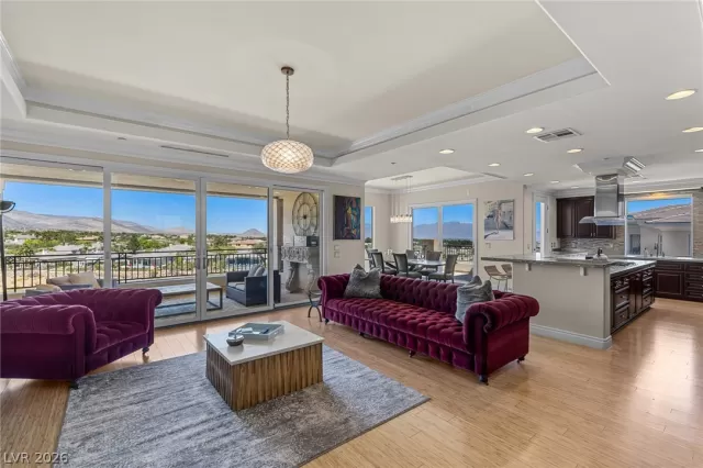 MLS: 2766703 Condo For Sale