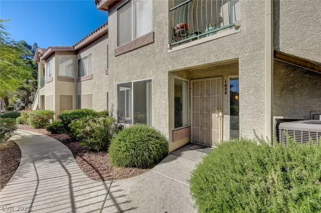 MLS: 2766718 Condo For Sale