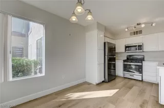 Photo #4: 2766718 Listing 