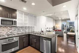 Photo #4: 2766728 Listing