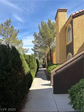 Photo #2: 2766816 Listing 