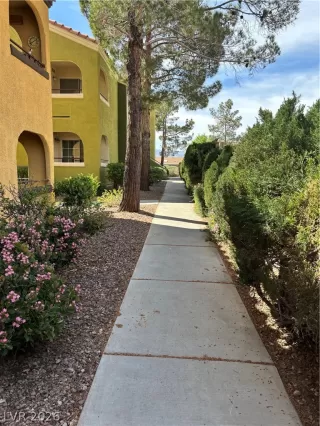 Photo #3: 2766816 Listing 