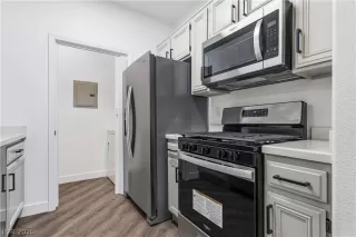 Photo #6: 2766862 Listing 