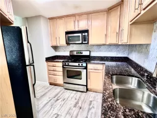 Photo #5: 2766893 Listing 