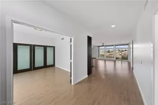 Photo #3: 2766935 Listing