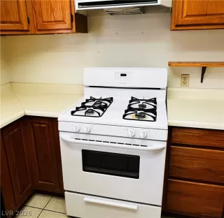 Photo #3: 2766978 Listing 