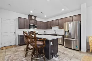 Photo #3: 2767219 Listing