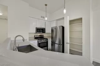 Photo #4: 2767288 Listing