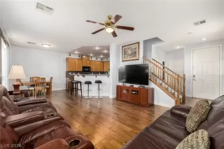 Photo #4: 2767435 Listing