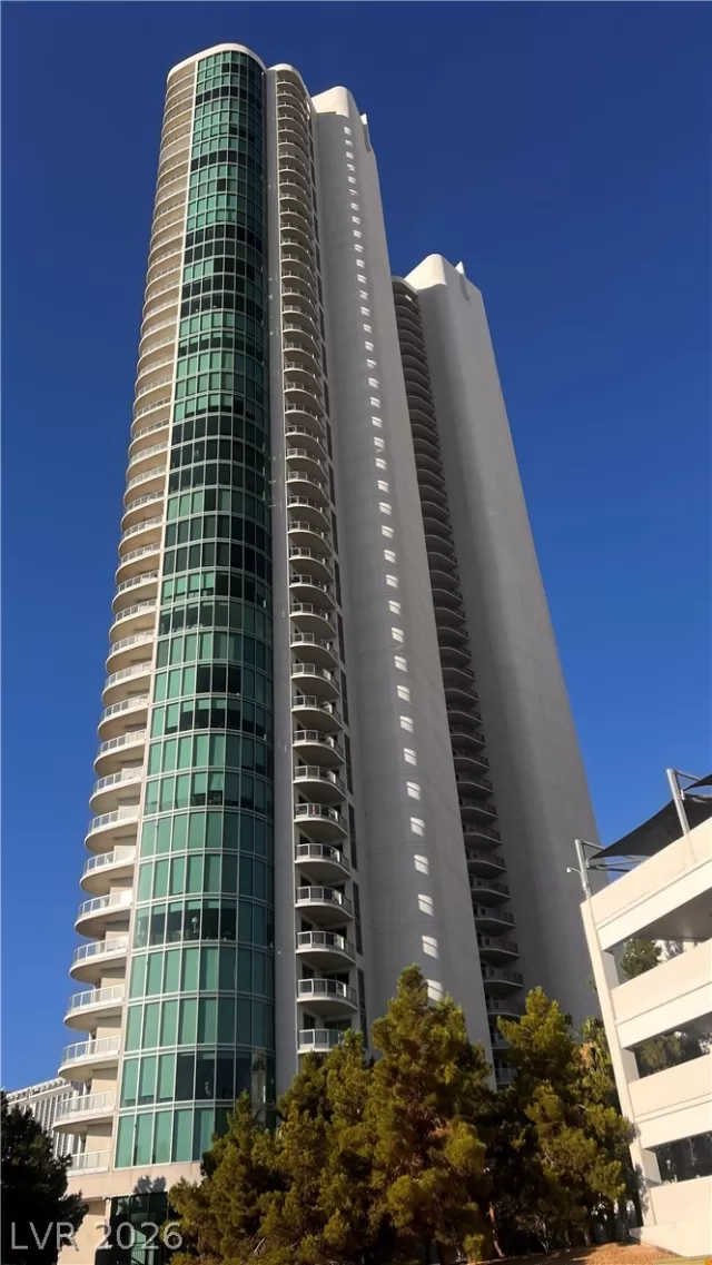 MLS: 2767497 Condo For Sale