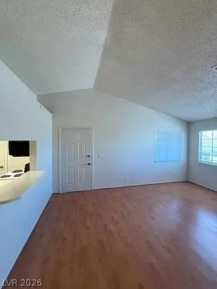 Photo #5: 2767515 Listing