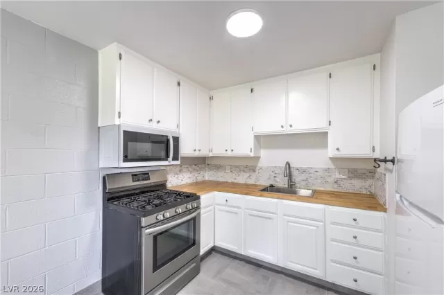 MLS: 2767557 Condo For Sale