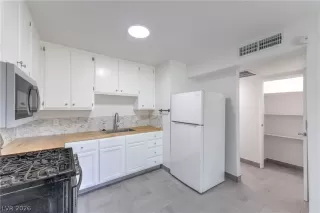 Photo #4: 2767557 Listing 