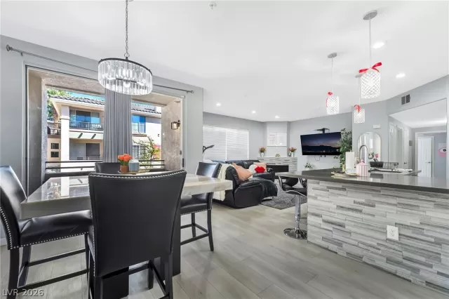 MLS: 2767558 Condo For Sale