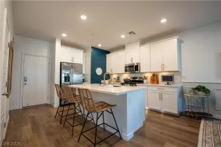 Photo #1: 2767685 Listing 