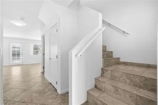 Photo #5: 2767693 Listing