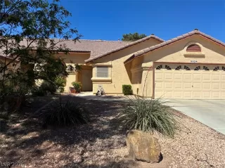 Photo #2: 2767748 Listing