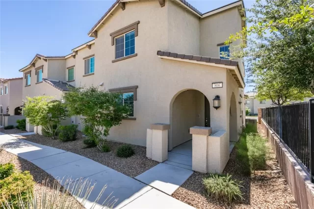 MLS: 2767781 Condo For Sale