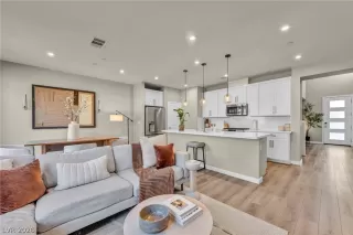 Photo #2: 2767782 Listing