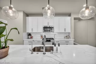 Photo #3: 2767782 Listing