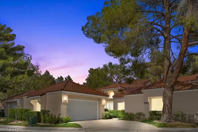 MLS: 2767826 Condo For Sale