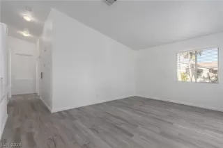 Photo #5: 2767837 Listing