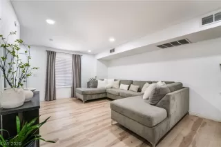 Photo #4: 2767892 Listing