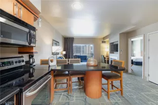 Photo #3: 2767894 Listing