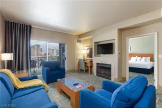 Photo #5: 2767894 Listing