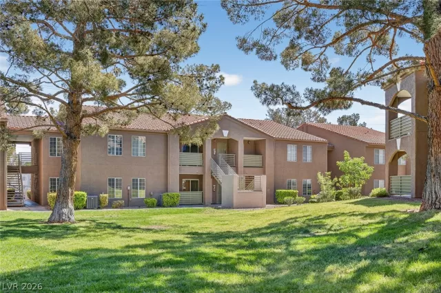 MLS: 2767944 Condo For Sale