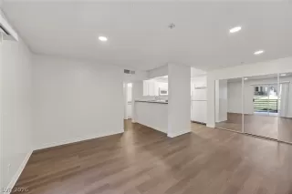 Photo #2: 2767944 Listing 