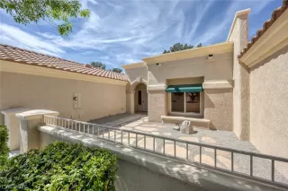 Photo #3: 2767977 Listing